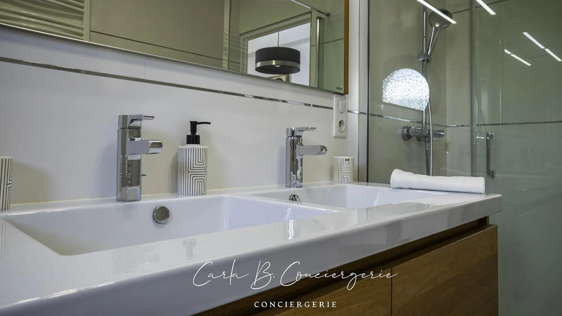 Holiday home -Perle - Maison Contemporaine Avec Piscine Concarneau