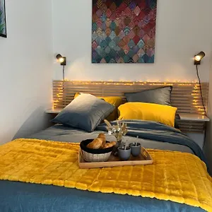  Appartement Coeur De Concarneau, Entier, Proche Centre, Corniche Et Avec Parking