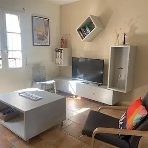  Hébergement de vacances Maison De Centre-ville Avec Grande Terrasse